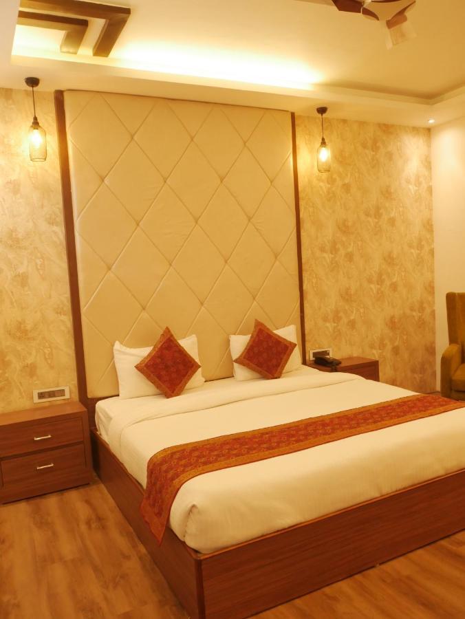 The Triumph Hotel Varanasi Exterior foto